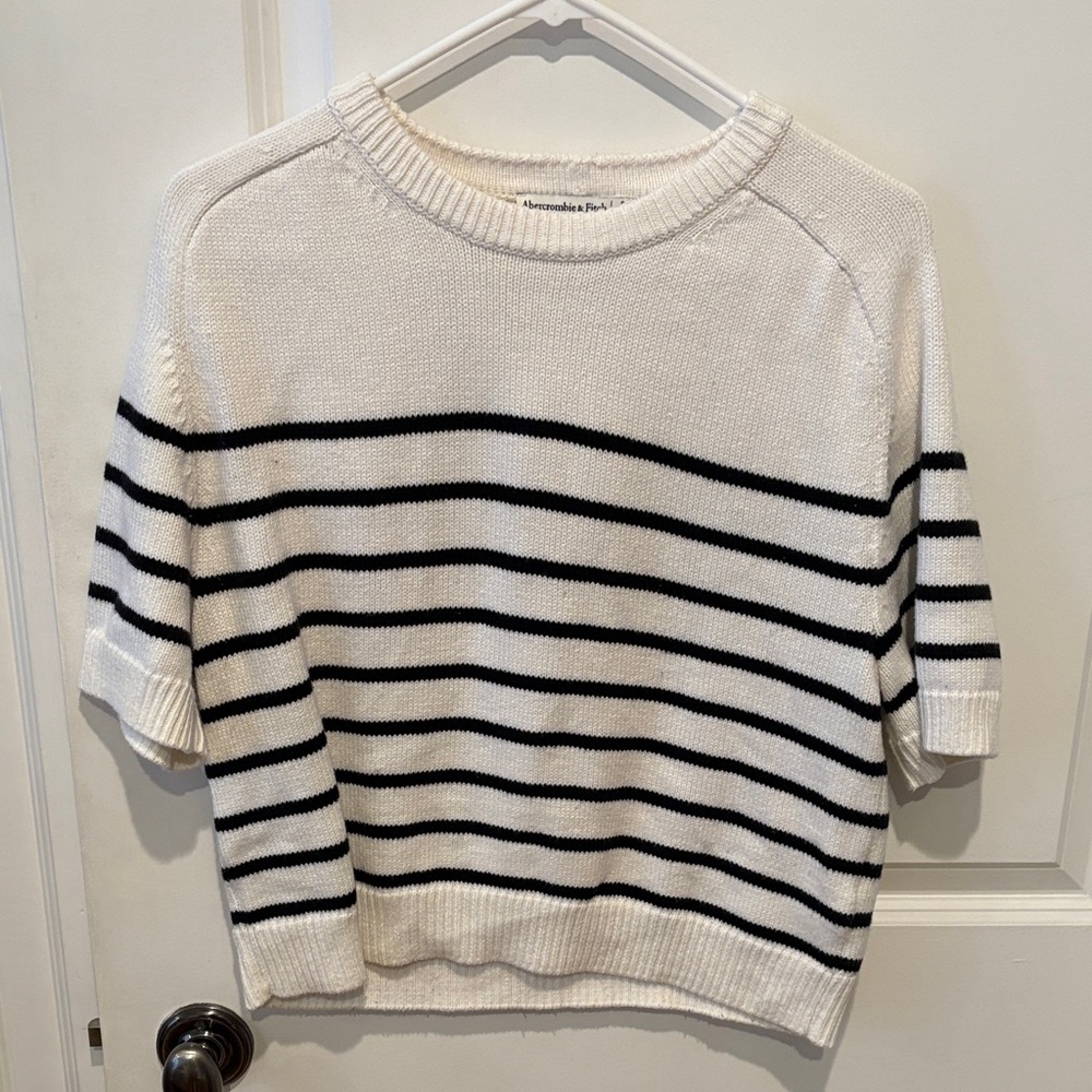 Abercrombie & Fitch Cream Knit Sweater